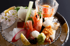 季節ごとに厳選された食材を散りばめた逸品会席（料理イメージ）