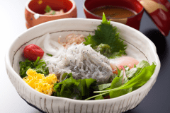 島の生しらす丼　※イメージ