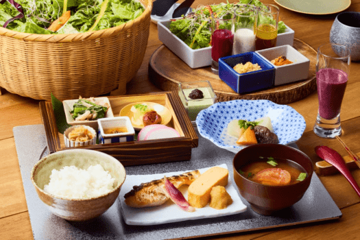 和食 or 洋食から選べる朝食（画像は和食）