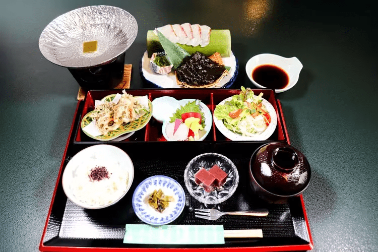 ■日帰り温泉付■鯛とヒロメ御膳