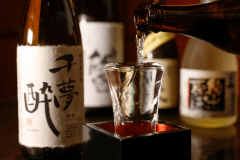 淡路島の地酒をお料理に合わせてお愉しみください（イメージ）