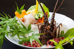 【伊勢海老のお造り】プリプリの食感、とろける甘み