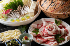 【夜の部】名物！天然猪ぼたん鍋～11月から3月末までの期間限定グルメ
