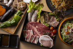 琵琶湖で楽しむアウトドア【1泊2食・スタンダードグランピングBBQ】"近江地鶏"や地元滋賀の旬な食材をふんだんにつかったグランピングBBQ