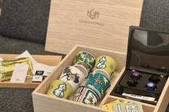 全客室にネスプレッソコーヒーメーカー、紅茶とお菓子セットをご用意