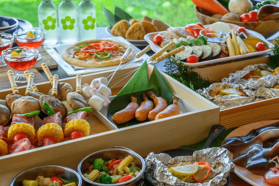 盛りだくさんの食材がそろったグランピングディナー「潮彩‐SHIOSAI」