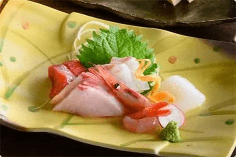 新鮮なお造りは鷹巣荘自慢の一品です