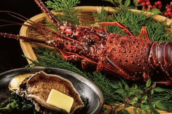 贅沢食材!「伊勢海老」に「鮑のステーキ」付き<特選極みプ
ラン> 贅沢食材!「伊勢海老」に「鮑のステーキ」付き<特選極みプ
ラン>
