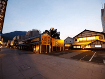 金刀比羅宮（こんぴらさん）の参道入口ににある、料理が好評な旅館