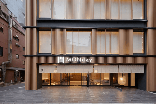 施設外観（昼）