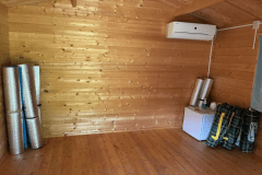 パークハウス内装　テーブル、折りたたみチェア、銀マットがついています。
※寝具はつきません。