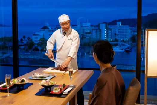 【料理実演付プラン】料理人がお邪魔して、目の前でぴちぴちの伊勢海老、鯛を豪快に捌きます※画像はイメージです
