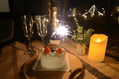 【記念日】ケーキとスパークリングでおしゃれに彩る♪「グランピング風アニバーサリープラン」（素泊まり）