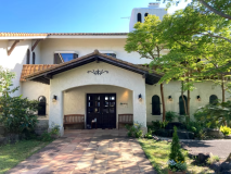 本館エントランス