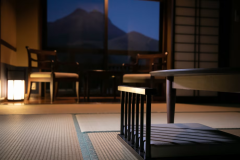 【由布岳側客室】刻々と変わりゆく由布岳を眺める 【由布岳側客室】刻々と変わりゆく由布岳を眺める