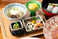 【夕食一例】季節感と美意識が感じられる、日本料理ならではの心配りが行き届いた盛り合わせ 【夕食一例】季節感と美意識が感じられる、日本料理ならではの心配りが行き届いた盛り合わせ