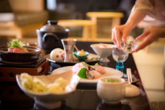 和室にご宿泊の場合、夕食をお部屋食も可能です(部屋食専用プラン利用) 和室にご宿泊の場合、夕食をお部屋食も可能です(部屋食専用プラン利用)