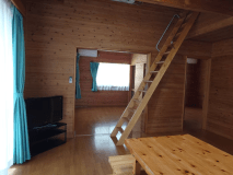 木目調の落ち着く空間です