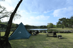 大池沿いの気持ちの良いロケーションです！