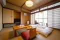 駅前を望むゆったりとお寛ぎいただける８畳のお部屋です。