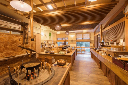 田舎の朝食ビュッフェ形式です