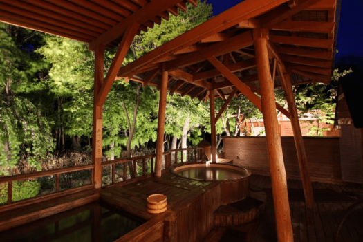 【夏の大浴場露天風呂】開放感溢れる露天風呂は至福のひととき！