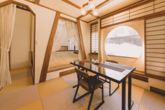 【だんぶり長者201号室】トイレ・洗面・天窓付のお部屋です