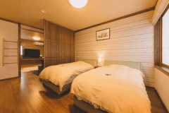 【森のデラックス218号室】ゆとりのあるベッドをご用意しています