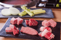 【淡路焼肉割烹「琥珀」】柔らかく風味豊かな味わいが特徴の淡路牛を炭火焼肉で（二人前イメージ）