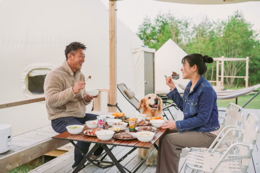 専用デッキでお食事が楽しめます。