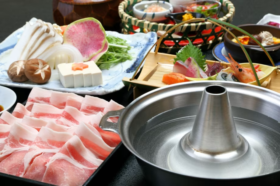 知床産クリーンポークを使用した「しゃぶしゃぶ会席膳」