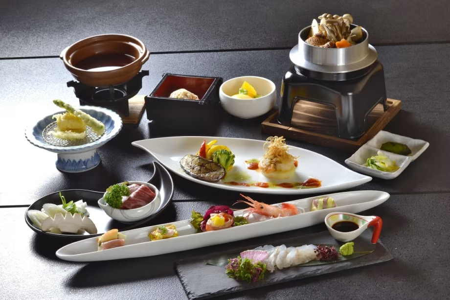 季節の食材を使用した「彩り豊かな会席膳」