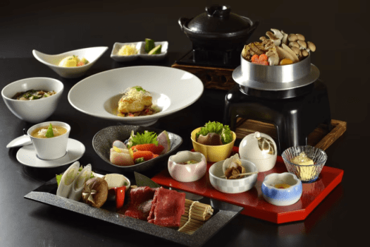 旬の食材を使用した彩り豊かな夕食膳