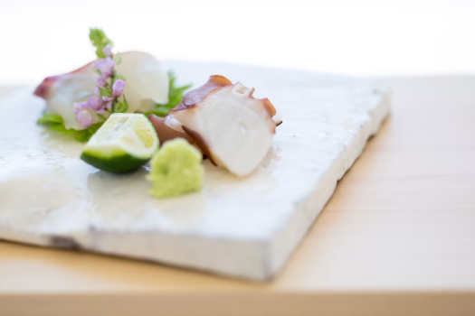 SUSHI 鮨 贈 SUSHI 鮨 贈