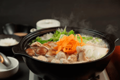 大山鶏と旬な海鮮のお鍋