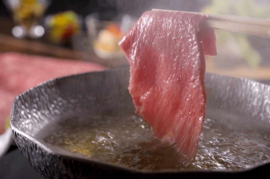 ◆Gourmet Special Offer◆ Enjoy breathtaking views of Lake Yamanaka and Mt. Fuji with our &ldquo;Choice of Gourmet Full-Course Plan.&rdquo; Special rates from &yen;36,000 per person. Experience natural hot springs and