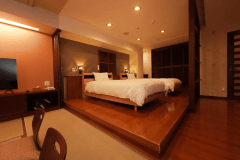 《特別室》 和洋室8畳+洋間14平米《露天風呂付》