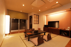 《特別室》 和洋室8畳+洋間14平米《露天風呂付》