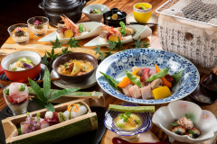 【본관】스탠다드 오이타 와규와 적계의 숯불구이 회석