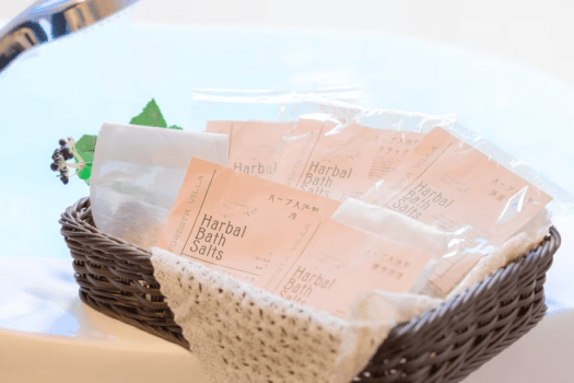 ❄《冬のワン旅キャンペーン》第１弾❄「最大20％OFFのオトク旅！」～さらにワンちゃん用ごはん無料！＆ 極上の入浴を楽しむ&rdquo;ハーブバスソルト&rdquo;特典付き🌿～