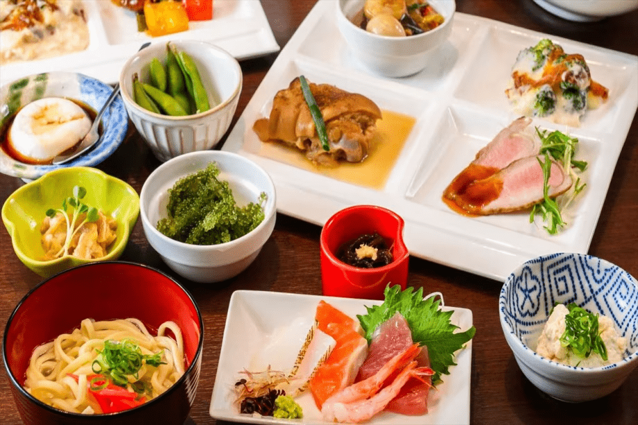 【レストラン/kariyun】ディナービュッフェ
多彩な美味しさを心ゆくまで。活気あふれるディナービュッフェ