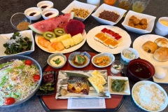 【レストラン】朝食一例
朝は1階レストランにて、和食または洋食のプレートからお好みでお選びいただけます。