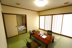 Japanese-style room for 2-3 people (two rooms, 6 tatami mats + 8 tatami mats, connected together)