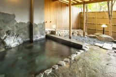 【有馬 瑞宝園】露天風呂｜有馬の銀泉（ラジウム泉源）をお楽しみ下さい