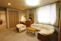 【有馬 瑞宝園】客室｜プレミアムスイート＊リビングルーム