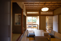 源泉かけ流し半露天風呂付き客室  一例