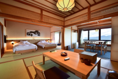 【禁煙】2023年リニューアル！ツインベッド+和室（本館）