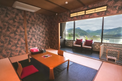 【スタンダード】マウンテンビュー和モダン（10畳+2畳広縁）。全室箱根連山を一望できる愛犬に優しい仕様