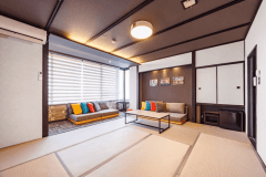 Cloud Gray Suite（10畳+2畳広縁）&mdash; 雲上の特等席を、愛犬と共に。