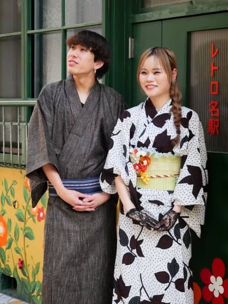 夏キャンペーン『浴衣レンタル＋着付＋素泊りプラン』フォトジェニック昭和旅を、レトロ名駅で